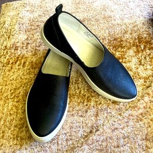 Like New ECCO Women’s Gillian Slip On